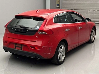 VOLVO V40 2014
