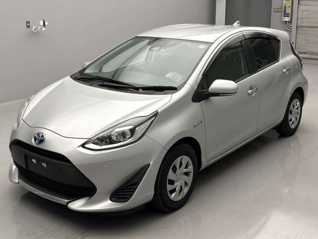 TOYOTA AQUA 2020