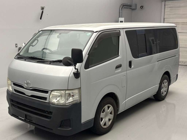 TOYOTA HIACE VAN 2012