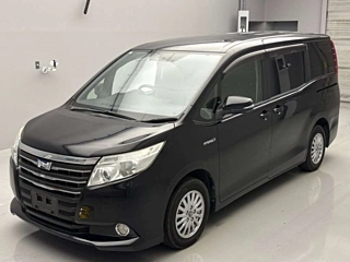 TOYOTA NOAH 2014
