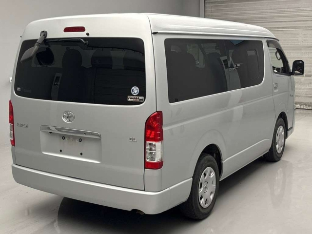 TOYOTA HIACE 2020