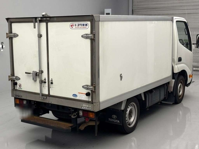 TOYOTA DYNA 2020