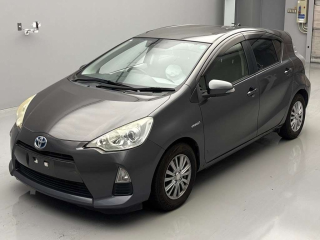 TOYOTA AQUA 2012