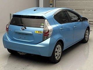 TOYOTA AQUA 2013