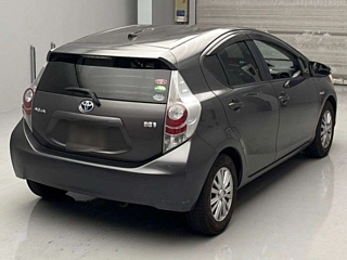 TOYOTA AQUA 2012