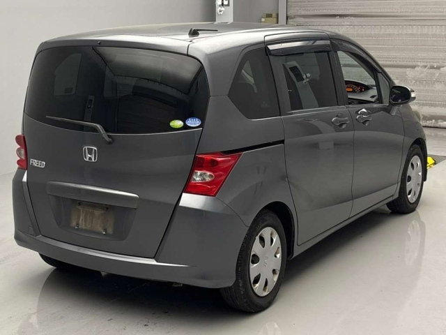 HONDA FREED 2010
