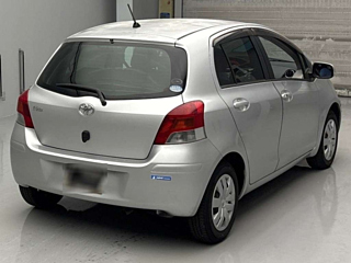 TOYOTA VITZ 2010