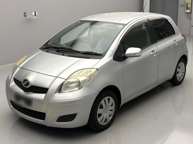 TOYOTA VITZ 2010