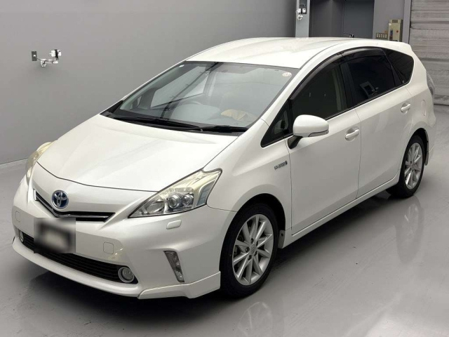 TOYOTA PRIUS ALPHA 2012