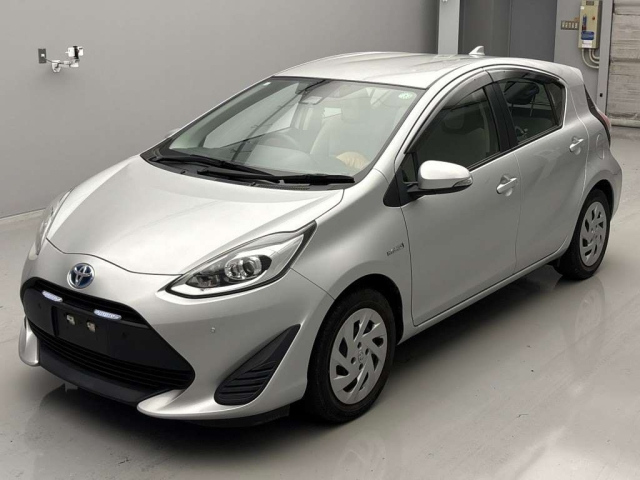 TOYOTA AQUA 2018