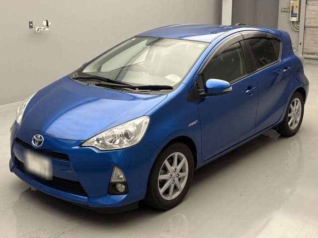 TOYOTA AQUA 2013