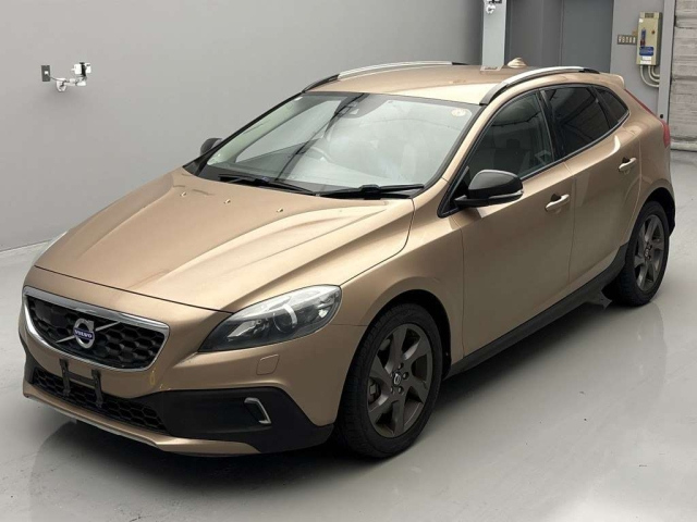 VOLVO V40 2013