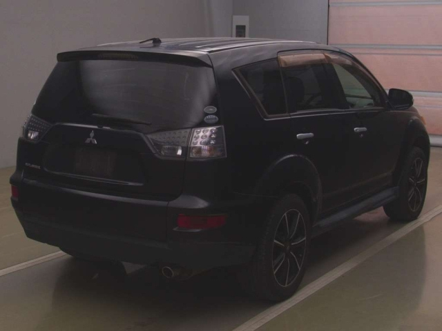 MITSUBISHI OUTLANDER 2011
