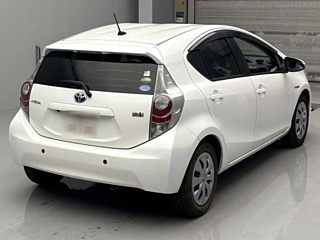 TOYOTA AQUA 2012