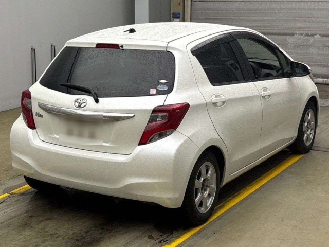 TOYOTA VITZ 2014