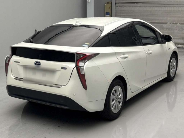 TOYOTA PRIUS 2016
