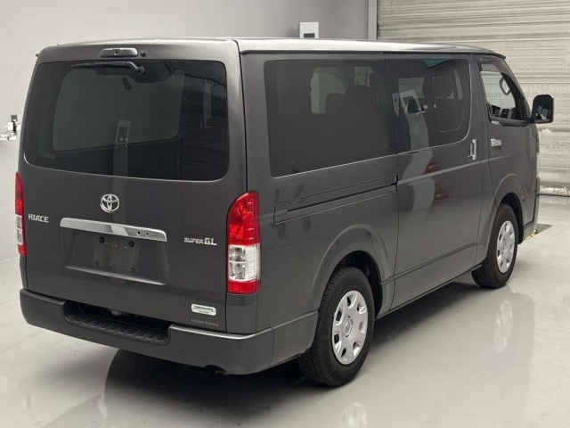 TOYOTA HIACE VAN 2020