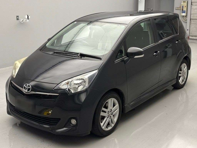 TOYOTA RACTIS 2011