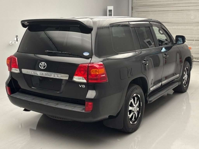 TOYOTA LAND CRUISER 2015