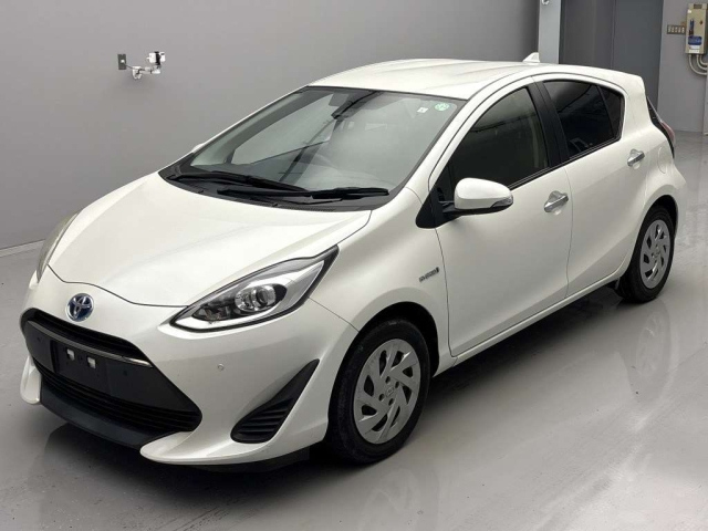 TOYOTA AQUA 2019