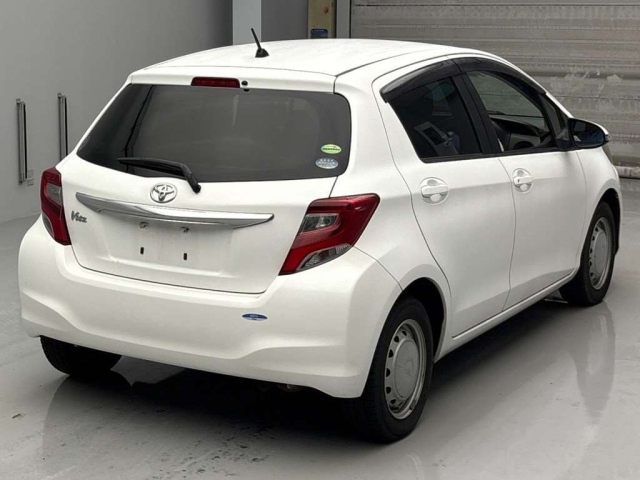 TOYOTA VITZ 2014