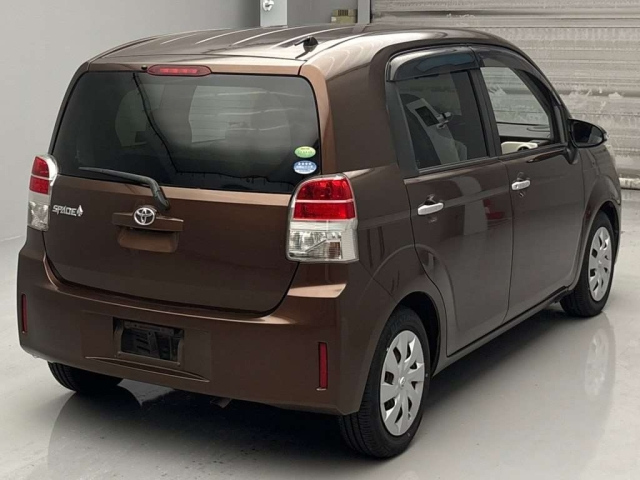 TOYOTA SPADE 2012