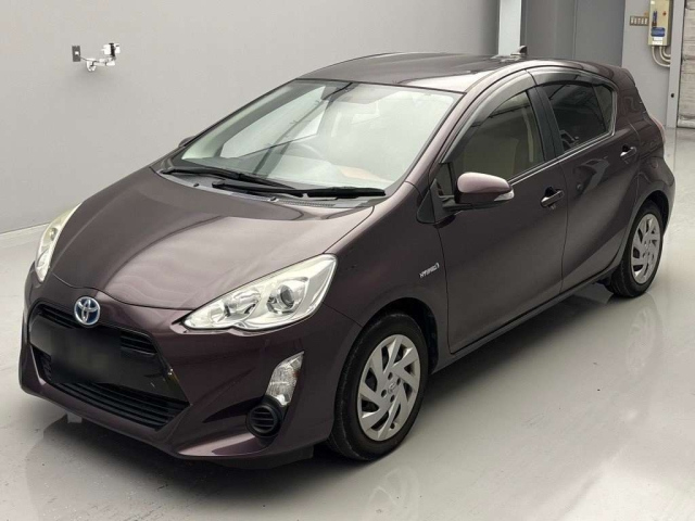 TOYOTA AQUA 2015