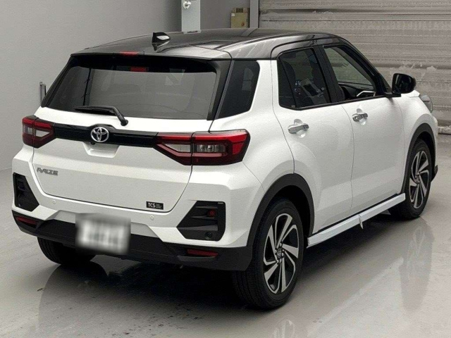 TOYOTA RAIZE 2025