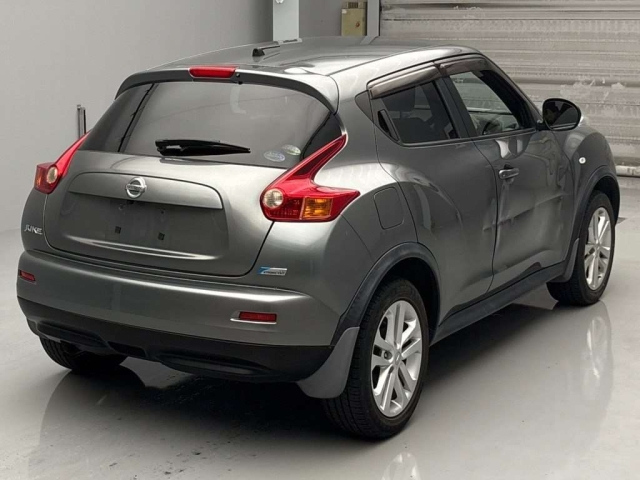 NISSAN JUKE 2011