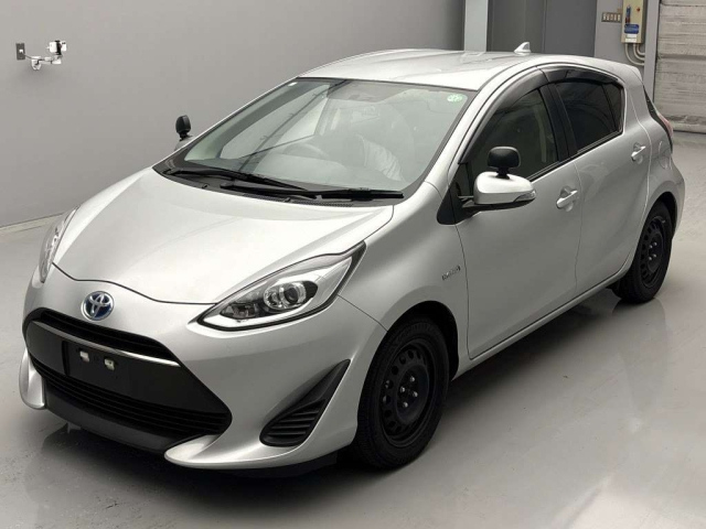 TOYOTA AQUA 2018
