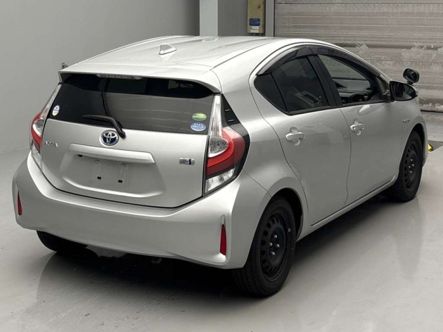 TOYOTA AQUA 2018