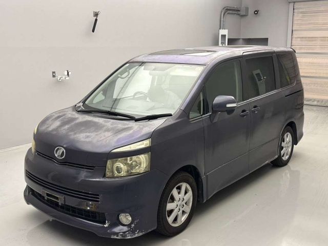 TOYOTA VOXY 2009
