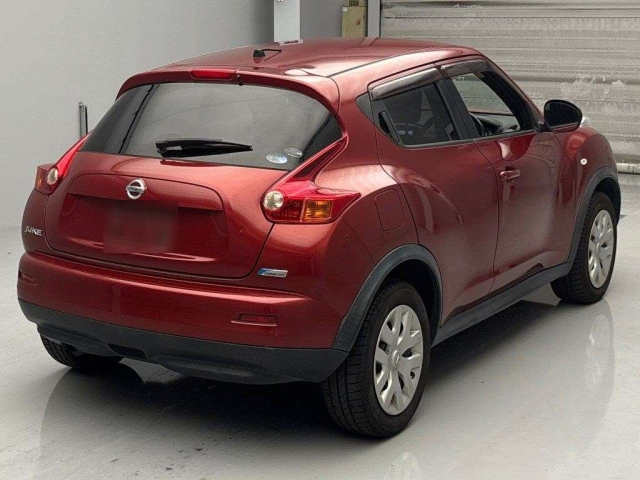NISSAN JUKE 2011