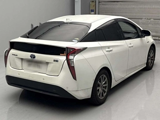 TOYOTA PRIUS 2018