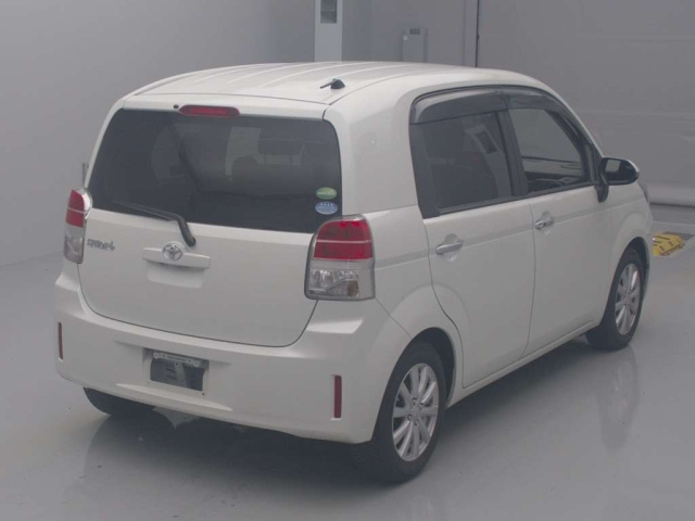 TOYOTA SPADE 2018