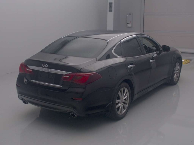 NISSAN FUGA 2016