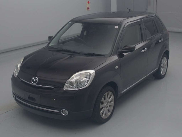 MAZDA VERISA 2010