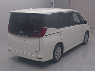 TOYOTA NOAH 2022