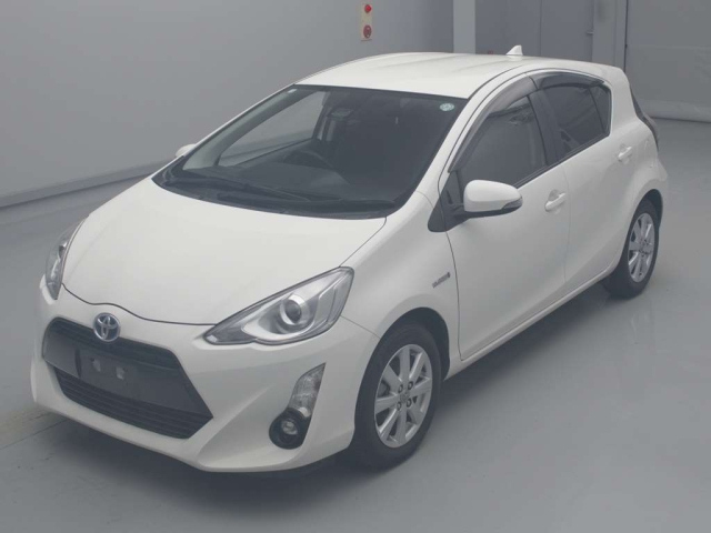 TOYOTA AQUA 2016