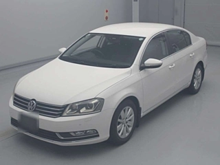 VOLKSWAGEN PASSAT 2011
