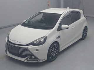 TOYOTA AQUA 2015