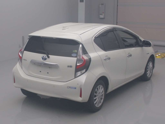 TOYOTA AQUA 2020