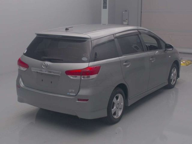 TOYOTA WISH 2010
