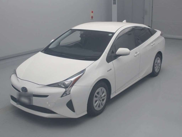 TOYOTA PRIUS 2016