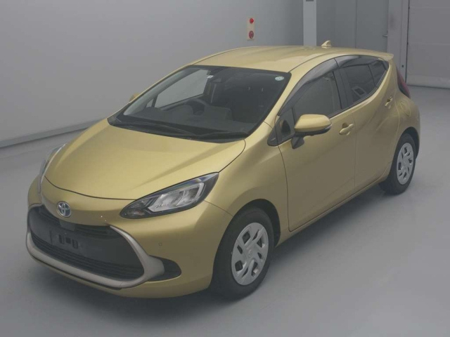 TOYOTA AQUA 2022