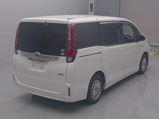 TOYOTA NOAH 2015