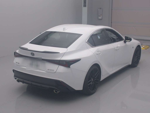LEXUS IS 2021