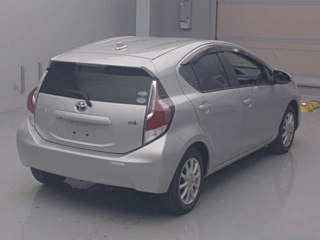 TOYOTA AQUA 2016