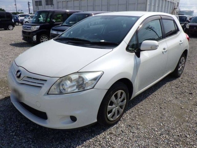 TOYOTA AURIS 2011