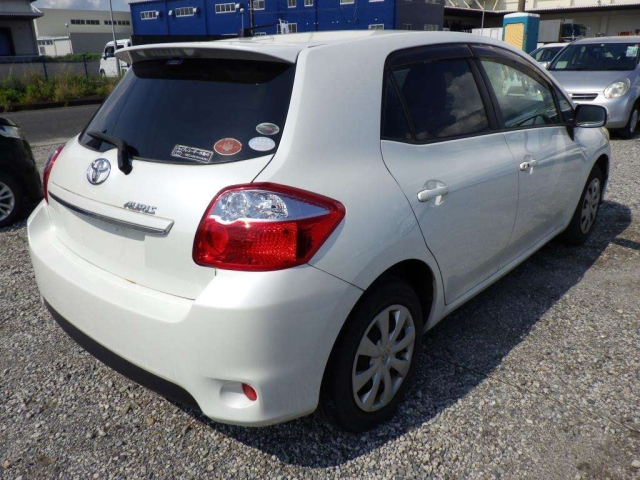 TOYOTA AURIS 2011